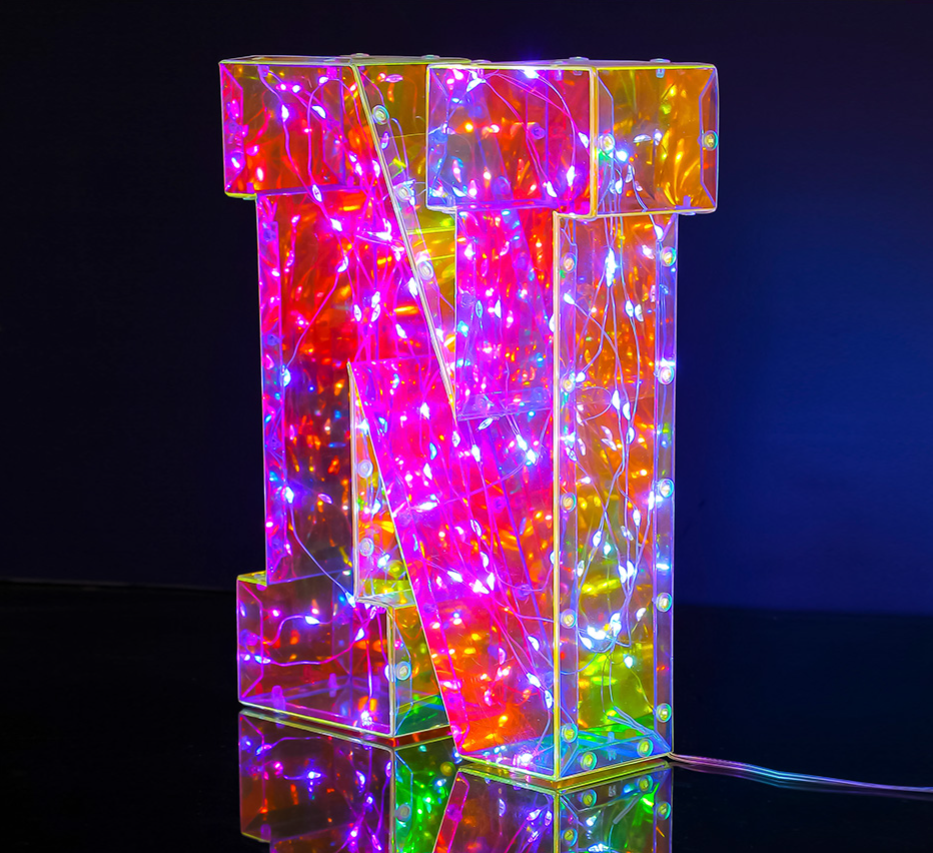 Lampada a LED USB Multicolore - Lettera "N"