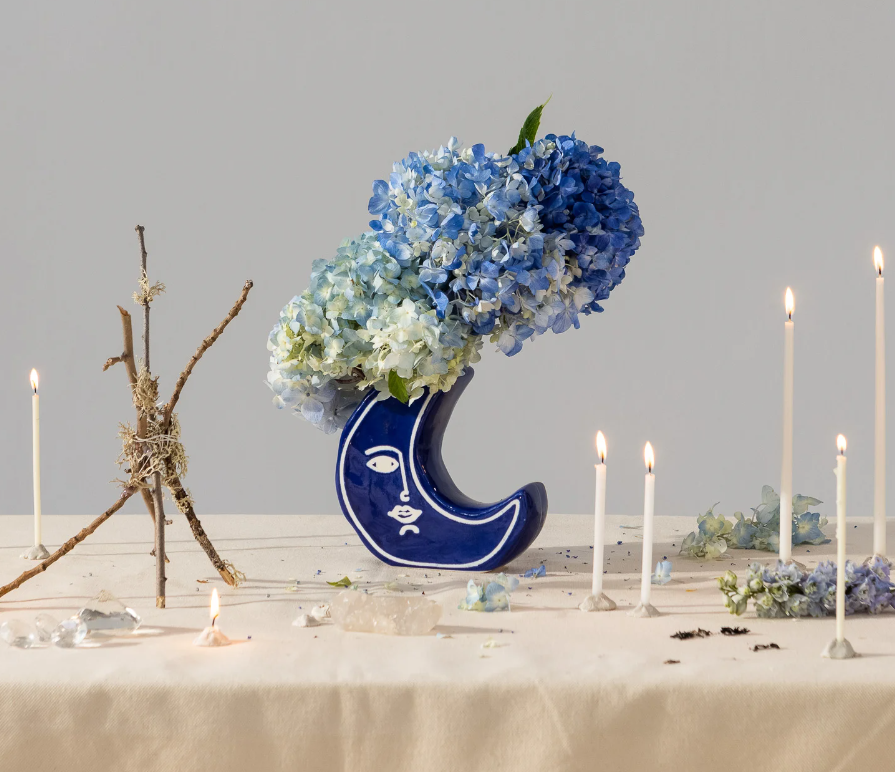 Vaso in ceramica a forma di Luna Blu