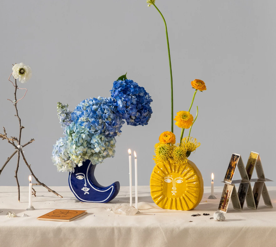 Vaso in ceramica a forma di Sole Giallo