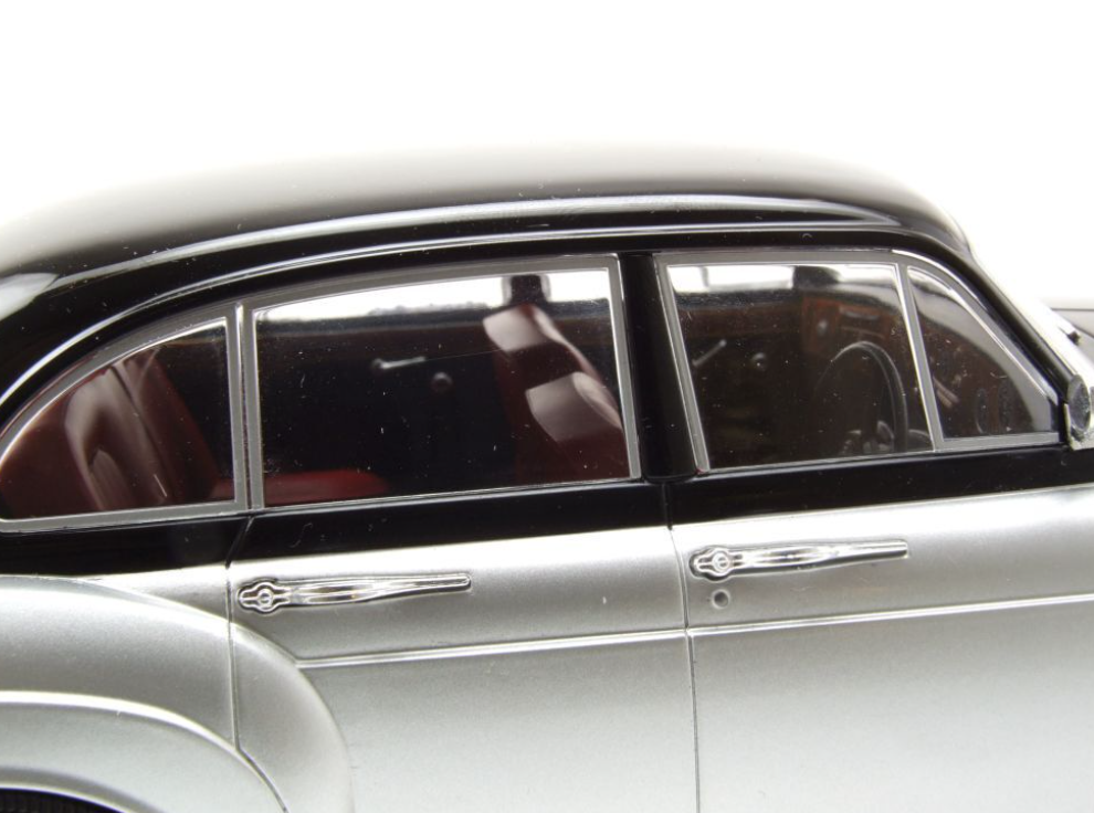 Modellino in scala 1/18 ROLLS ROYCE SILVER CLOUD III H J  MULLINER RHD 1965