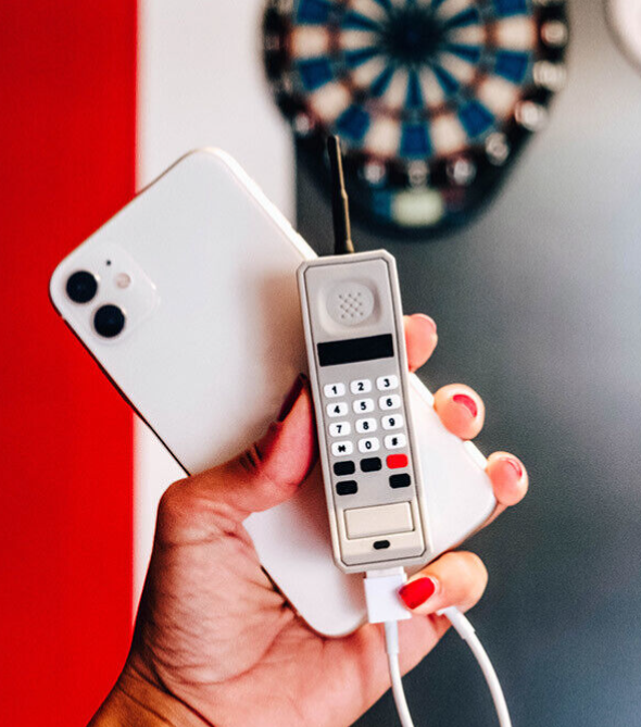 Power Bank 2600 mAh a forma di Cellulare Vintage