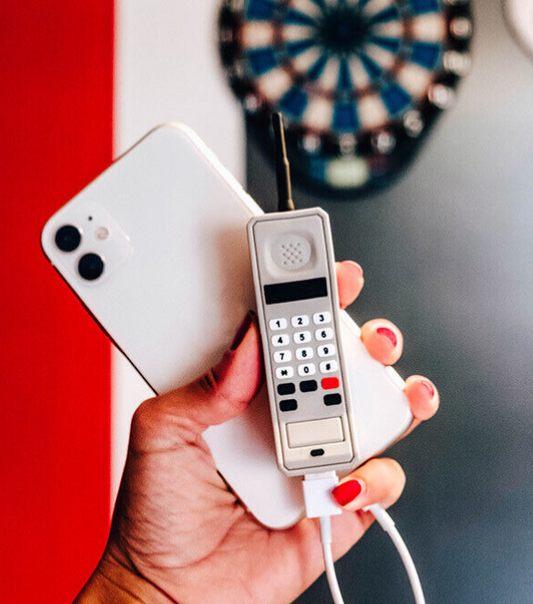 Power Bank 2600 mAh a forma di Cellulare Vintage