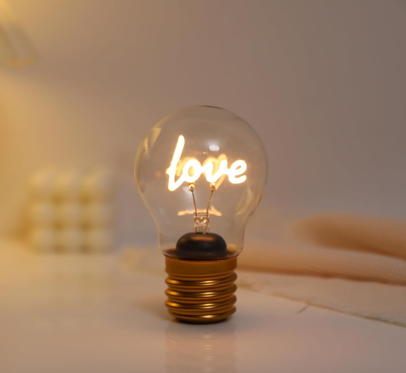 Lucetta a forma di lampadina Love