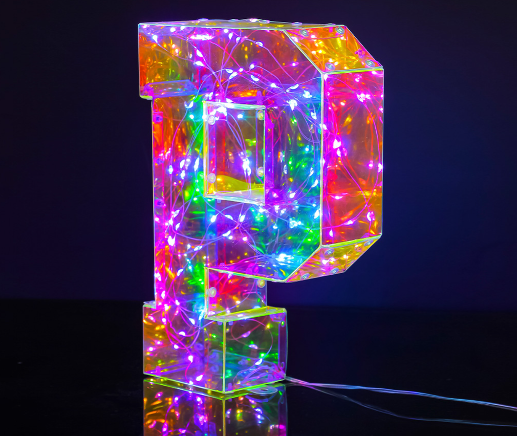 Lampada a LED USB Multicolore - Lettera "P"
